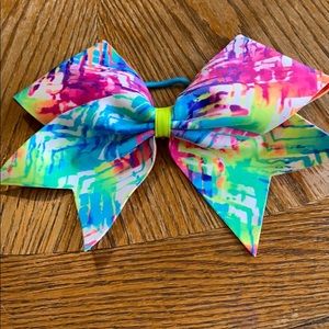 Cheer bow
